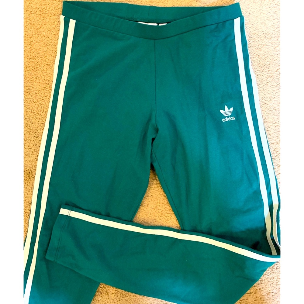 Adidas Leggings. Brand new and Never worn!!! 

Great fit🔥